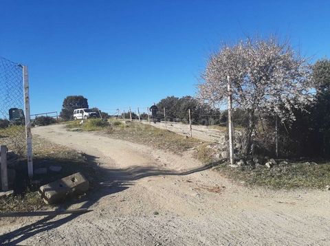 Are you interested in purchasing land in **Colmenar Viejo**? This is an excellent opportunity to acquire property in this town located in the province of Madrid. Let me provide you with more details: - **Land Area**: The plot covers **97,401 square m...