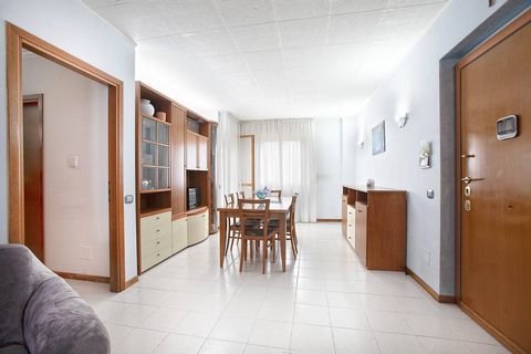 BRIGHTNESS, COMFORT AND CONVENIENCE! Via Biga di Castro, 100 m2 apartment, located on the 4th floor of a building with lift, in excellent condition. Property features: - Large bright living room - Spacious eat-in kitchen - 2 balconies - 3 cozy bedroo...