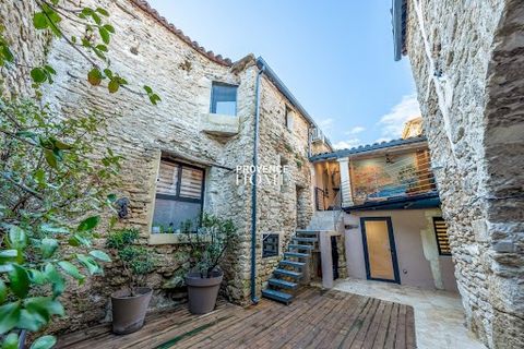 Provence Home, the real estate agency of Luberon, is offering for sale, in the heart of the village of Bonnieux, a 19th-century house of approximately 298 sqm, fully restored with a subtle blend of authenticity and contemporary style. The house boast...