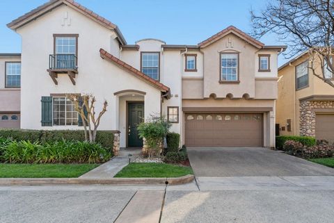 Welcome to this gracious home located in the coveted community of The Willows in San Jose. Step into the front door of this stylishly well maintained home and discover your new lifestyle! A contemporary style graces this home and embraces minimalisti...