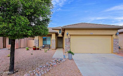 Lovely 3-bedroom, 2-bathroom single story home with an enclosed Arizona room in popular Alterra North. Handsome stone skirt front façade. The spacious kitchen has granite countertops, stylish backsplash, pantry and all the stainless-steel appliances ...