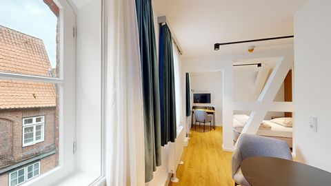 Our house has been in family ownership since 1912 and is centrally located in the historic city center of the Hanseatic city of Lüneburg. We offer 13 fully furnished 1-3 room apartments. Queensizebed (140cm x 200cm) Lüneburg is only 30 minutes (by tr...