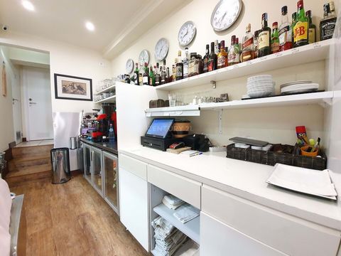 Restaurant in one of the best areas of the city in full operation with two floors. On the ground floor is the restaurant and the 1st floor is used for the restaurant support and storage. Increasing profitability, an investment with great potential. A...