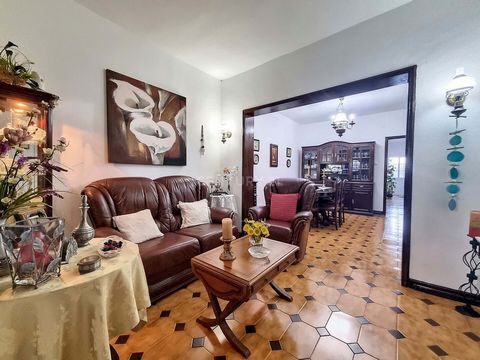 Located in Vila de Nordeste, a few meters from supermarkets, services, restaurants, gardens and viewpoints with memorable landscapes and panoramic views, this villa has a distribution and convenience that could be the comfort for your family. This ho...