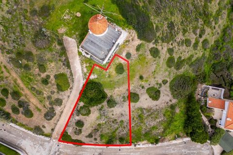 Description Ref: LT-007 EN Building land Exclusive plot of 514m² in the stunning village of Carrapateira, in Aljezur, in the heart of the Costa Vicentina. With the possibility of building up to 261m², on this land you can build the holiday home or yo...
