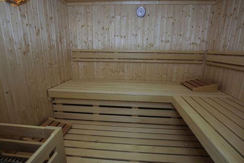 Drööm unter Reet 2. Ons vakantiehuis aan de Oostzee voor 8+1 personen, met sauna, 2 badkamers, 4 slaapkamers en open haard.