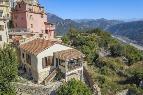 For sale Superb House of about 80 m2 with Panoramic View of the Mountains. Do you dream of living in a peaceful detached house, with stunning views of the mountains, all in a bright and serene setting? This magnificent property in need of work is the...