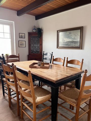 Welcome to our charming vacation house in Emden! This wonderful accommodation offers you the perfect base from which to discover the beauty of East Frisia. With 3 cozy bedrooms, a spacious living room, a neat bathroom and a fully equipped kitchen, ou...