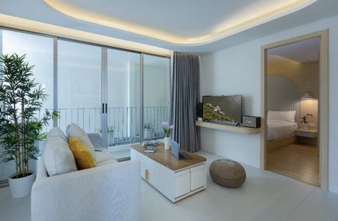 Discover luxury and comfort in the heart of Kamala with our unique offer. Just steps away from the stunning Kamala Beach, our apartment promises an unforgettable living experience. Located just 800 meters from the picturesque Kamala Beach on the west...