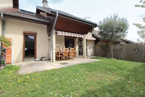 Ref. 888JB: EXCLUSIVE, Prévessin-Moëns, close to all amenities (schools, shops, buses), you will be charmed by this 5-room terraced house of 109m2 built in 1986 on 2 levels. It is composed of an entrance, a fully equipped kitchen open to a living/din...
