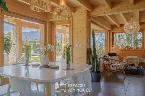 It is on the heights of the commune of Saint Jean de Sixt that this small hamlet is built composed of three chalets of character. Located on a plot of approximately 1,820 m2, this estate offers a unique setting with an exceptional view of the surroun...