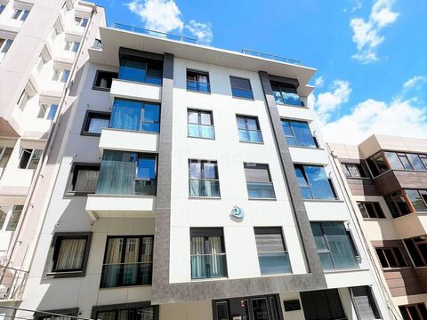 Apartment Close to Beach and Yıldız Park in İstanbul, Beşiktaş Located in the Yıldız neighborhood of Beşiktaş, the apartment stands out with its location. Beşiktaş consists of a great variety of social amenities and historical places. The region is f...