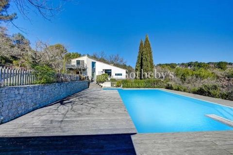 Aix en provence - eguilles - recent house - 315m2 - 2 hectares land - garages - independent studio - peaceful - view - swimming pool magnificent property nestled on a hillside amidst pine and olive trees, offering a luxurious and tranquil living expe...