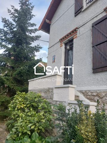 Pontault Combault : Dans le secteur du Val Muguet, je vous propose de venir découvrir cette maison à rénover sur une parcelle de 480 m² Elle se compose d une entrée, double séjour avec un accès à une grande terrasse , cuisine, 1 chambre, 1 wc. A l ét...