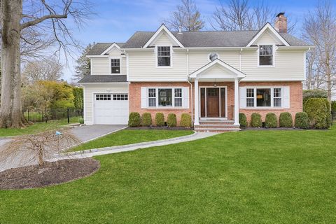 Welcome to this stunning five bedroom, three bath classic Colonial nestled in the highly sought-after neighborhood of Orienta. Situated on a .35-acre lot, this sun filled home features an inviting entry foyer, spacious living room with a wood-burning...
