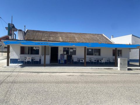 Area, with Restaurant / Grill, in full operation. Includes space for housing  2 bedroom apartment. Total area: 673,100 sqm. Excellent investment opportunity for housing, restoration or local accommodation. Located 5 km away from Comporta and the mor...