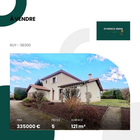 Bourgoin-jallieu à 5min, sur le secteur résidentiel de RUY. Venez découvrir cette maison familiale de bonne construction, implantée à proximité de toutes les commodités, d'une superficie d'environ 122m2 hab. sur une parcelle de terrain plat de 620m2,...