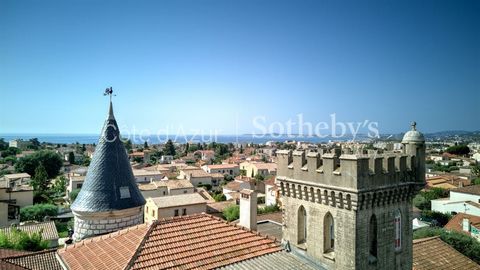 In einer üppigen und ruhigen Umgebung in Cagnes-sur-Mer bietet das Château des Bréguières eine einzigartige Gelegenheit, eine außergewöhnliche Immobilie zu entdecken. Diese zeitlos charmante Residenz befindet sich in idealer Lage in der Nähe des Stad...