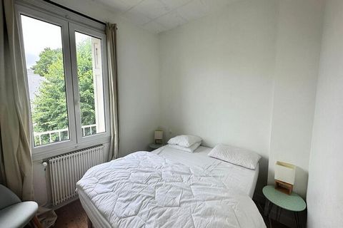 Ce charmant appartement, situי dans une rue calme א seulement 10 minutes א pied de la plage, peut accueillir jusqu'א deux personnes. Il dispose d'une chambre douillette avec un lit confortable en 140 et d'une salle d'eau moderne avec toilettes. Le sa...