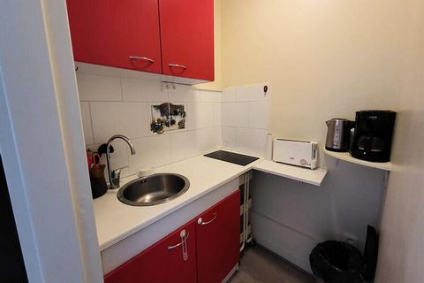 Dans een ideale residentie gelegen in Merville Franceville, appartement gelegen op een rez-de-chaussée (quelques marches pour accéder au palier) voor vier personen. La pièce de vie beschikt over een muntsalon met canapé, televisie, enceinte, een tafe...