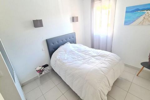 Magnifico appartement de 55 mètres carrés situé à Ajaccio. ArrayIl disporre d'un balcone et peut accueillir jusqu'à 4 persone. Tutte le merci sono accessibili à pied. Nel piacere di riceverti :) Localisé al 1er étage avec ascenseur, il comprend: - de...