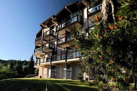 Située au center de Font-Romeu, la Résidence Le Pédrou oferuje vue unpreable sur la chaîne des Pyrénées. Idéale pour les familles, l'ambiance chaleureuse qui règne au sein de la résidence vous permettra de passer des moments mémorables lub votre loka...