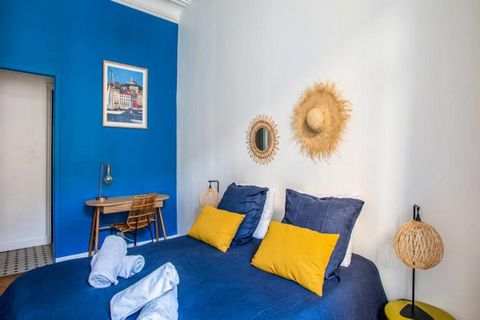 Este hermoso apartamento recientemente renovado ofrece un refugio cómodo y espacioso con capacidad para seis personas, ubicado a solo 5 minutos a pie del Puerto Viejo de Marsella. Con una generosa superficie habitable de 115 m², este apartamento cuen...