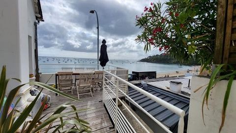 Das Hotel liegt an der Bucht von Mont Saint Michel, zwischen dem Stadtzentrum und dem Hafen von Cancale, Hervorragendes Haus von 156m² Meerblick. Es besteht aus einem Wohnzimmer mit einer Einbauküche, die durch eine Terrasse erweitert wird. Auf der g...