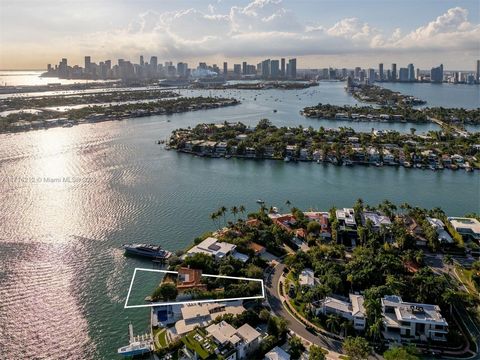 Perfekte Gelegenheit, Ihr Traumhaus an der exklusiven Südspitze der Insel Rivo Alto zu bauen. Dieses übergroße 12.900 SF große Grundstück verfügt über eine 105 Fuß lange Wasserfront mit atemberaubendem Blick auf den Sonnenuntergang auf die offene Buc...