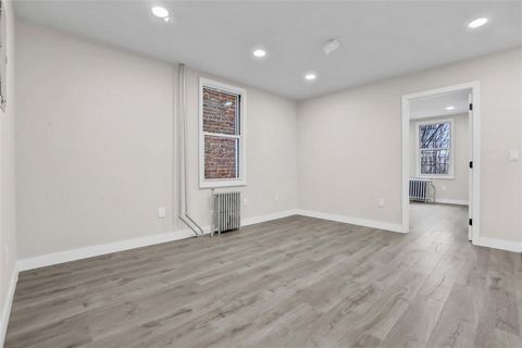 Welcome to 305 Union Avenue â Where Opportunity Meets Potential! Calling all savvy investors! This is your chance to own a property nestled on the vibrant New Rochelle, the fastest growing city in Westchester. Meet 305 Union Avenue, a fully tenant-oc...