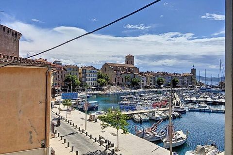 Appartement gerenoveerd met smaak en verfijnde decoratie, dit appartement is gelegen in het centrum van de oude haven van La Ciotat. Ideaal om alles te voet te doen en te genieten van de zonovergoten terrassen in Zuid-Frankrijk! Accommodatie: Het app...