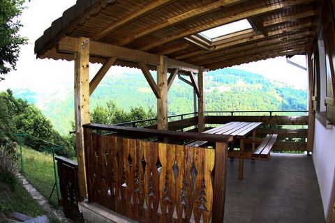 Alla rotonda che lascia il centro della città di Bresse, girare a sinistra in direzione Gérardmer. Alla fabbrica del granito (circa 500 m), girare a sinistra in direzione Col de la Croix des Moinats, Vagney. Seguire questa strada (D34) per 3,3 km. 10...