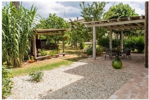 Hermosa villa con jardín privado y piscina ecológica, en la campiña de Umbría, cerca de Perugia y Umbertide.