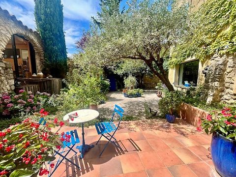 Grignan region: In a calm setting, sheltered from view, a bright village house in the heart of one of the most beautiful villages in France. This building is organized around a large landscaped central courtyard, offering an area of about 205 m² plus...