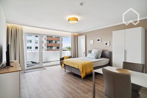 Frisch renoviertes 1-Zimmer Apartment in Frankfurt Sachsenhausen mit separater Küche, in Fußweite zu Frankfurts aufregendstem Viertel. Im obersten (7.) Stockwerk gelegen bietet es einen großartigen Blick über Frankfurts Skyline von der Küche oder dem...