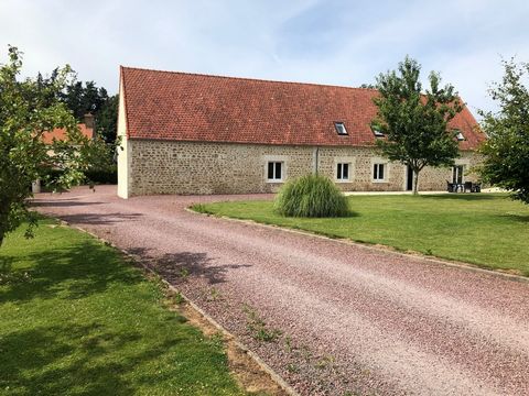 Kommen Sie und entdecken Sie im IMMO RENO by NR dieses schöne Bauernhaus aus Stein in MONTMARTIN EN GRAIGNES von ca. 170 m2. Lassen Sie sich vom Charme dieses Hauses mit schönen Volumen und Erweiterungspotenzial verführen. Es besteht aus einer Einbau...