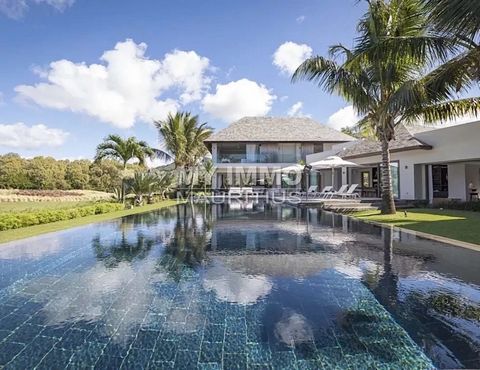 Situated in the most prestigious domain of Mauritius on the seaside, enjoying a sea view and on the golf course, this furnished and equipped villa will offer you generous living spaces: Double living room opening onto the terrace with its swimming po...