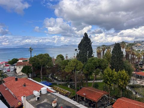 EINZIGARTIGE LAGE IM ZENTRUM VON KUSADASI, EINZIGARTIGER MEERBLICK, NEUBAU 4+1 DACH DUPLEX ZU VERKAUFEN NEUES GEBÄUDE IM HERZEN VON KUSADASI, 100 MT VOM STRAND ENTFERNT. BITTE KONTAKTIEREN SIE UNS, UM UNSERE GROSSE UND GERÄUMIGE, DOPPELSEITIGE FUSSBO...