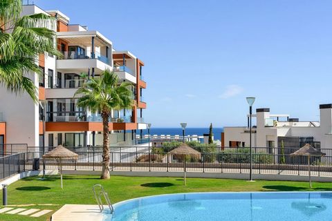 This spacious 4-bedroom apartment, just a 5-minute walk from the beach, offers the ultimate in coastal living with breathtaking sea views. In addition, it is a 2-minute walk from Carvajal train station, it is a 15-minute drive to Malaga and 30 minute...