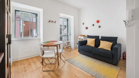 Discover this stunning 1-bedroom apartment, fully renovated in the heart of vibrant Alcântara, Lisbon. Boasting a blend of classic charm and modern elegance, this €280,000 gem offers a fantastic investment opportunity with strong rental potential. Lo...