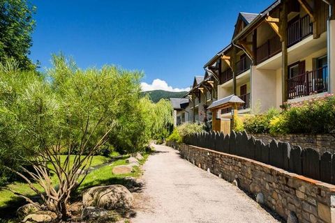 La Résidence Lagrange le Domaine de l'Ardoisière**** es un conjunto residencial formado por 2 edificios de 2 plantas (con ascensor) muy respetuosos con la arquitectura pirenaica, que combina la calidez de la madera, la piedra y la pizarra. Situada en...