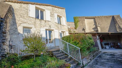 Pretty village house located in a lively medieval village with bar restaurant, school, grocery store, hairdresser,.. The house has a fenced exterior, with a beautiful courtyard and a small terrace as well as storage space On the ground floor a living...