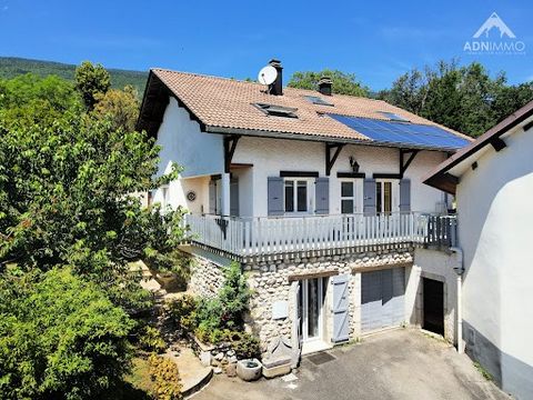 TO QUICKLY VISIT The ADN Immo agency offers you this very pretty house of 178 m2 in the town of Péron. Built on a plot of 550 m2, it includes a large bright living space, a fully equipped kitchen, 5 spacious bedrooms, 1 bathroom, 2 shower rooms and 3...