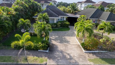 Welcome to your Home away from Home. Richmond Palms Estates is a dream. Private, pristine and professionally maintained. From the pool and clubhouse, to the private beach access, and the famous Plantation Cove where you can be entertained by a myriad...