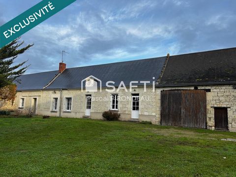 Située dans la charmante commune de Savigny-en-Véron (37420), cette maison profite d'un cadre idyllique en pleine campagne et est desservie par des lignes de bus facilitant les déplacements. Son exposition sud offre une luminosité agréable toute la j...