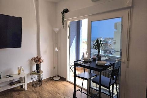 This modern apartment in Torremolinos offers a comfortable and well-equipped space for up to four guests. The air-conditioned unit features a separate bedroom with a double bed and a sofa bed in the living room. The property is pet-friendly, but prio...