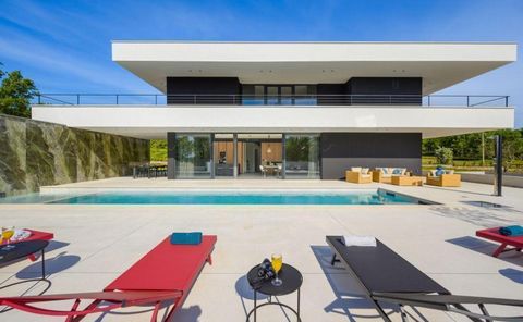 A designer newly built villa with complete privacy in Groznjan area, located in front of a green area. Grožnjan is a small Istrian town of great cultural significance, not only in Croatia but internationally. Every year, at the beginning of May, the ...