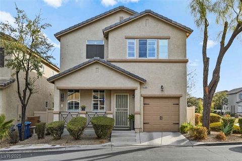 Discover the perfect blend of style & comfort in this move-in-ready single-family home*A spacious living room welcomes you w/beautiful Brazilian tigerwood floors, 2-tone paint & surround sound, flowing into kitchen & dining area—ideal for entertainin...