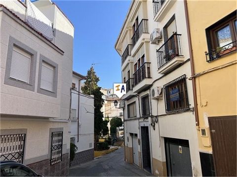 Cet appartement de 132 m2, 3 chambres et 2 salles de bains est situé dans la ville historique de Loja, dans la province de Grenade en Andalousie, en Espagne, une ville animée qui offre toutes les commodités locales, magasins, bars, restaurants et dis...