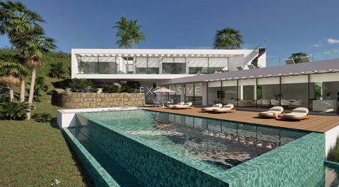 Introducing a forthcoming masterpiece of modern luxury in Carvoeiro Village, this exceptional villa promises to set a new standard of opulence. Meticulously crafted to the highest specifications, this residence embodies sophistication and innovation....